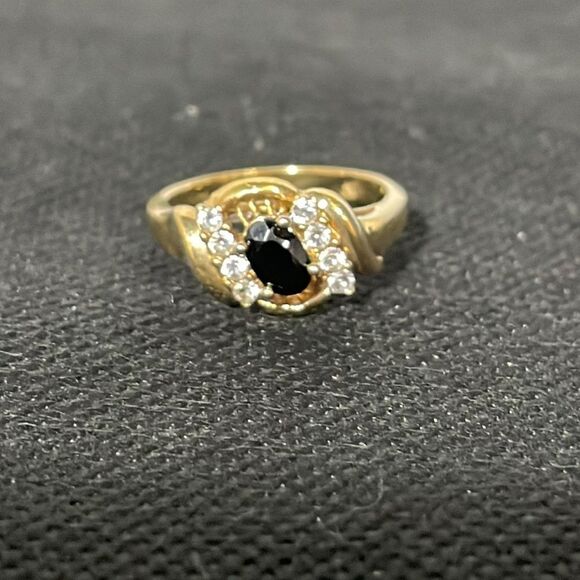 Ring with black gem in the center - Picture 1 of 8